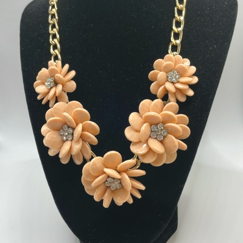Pastel Peach Color Cluster 3D Flower Acrylic Rhinestone Statement Necklace